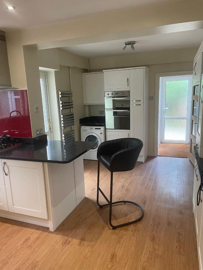 5 Bed House, 32 Tutbury Avenue, Cannon Park, Coventry, Cv4 7Bj Villa Kültér fotó