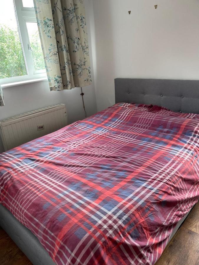 5 Bed House, 32 Tutbury Avenue, Cannon Park, Coventry, Cv4 7Bj Villa Kültér fotó