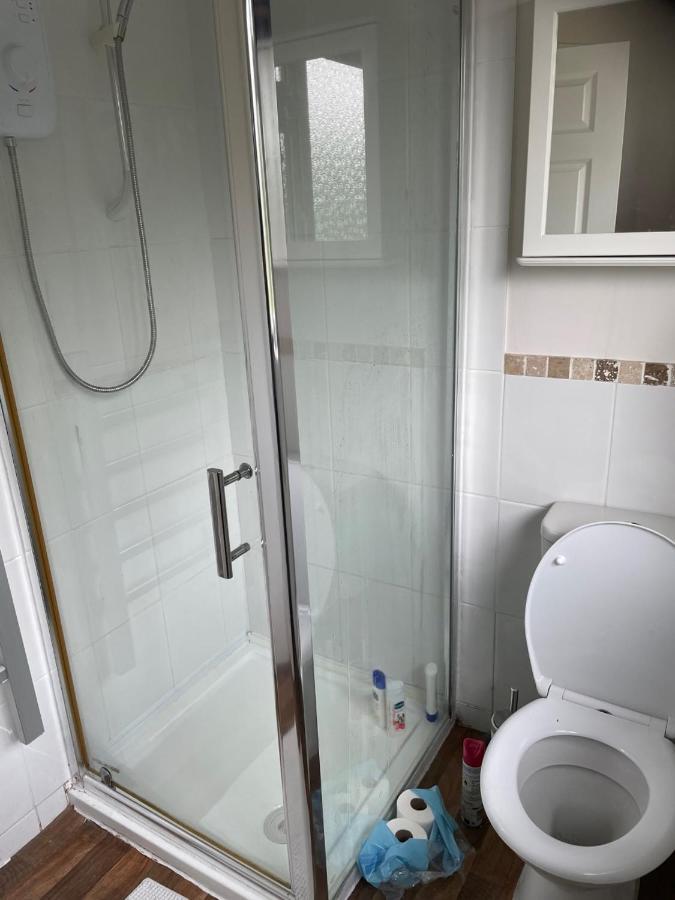 5 Bed House, 32 Tutbury Avenue, Cannon Park, Coventry, Cv4 7Bj Villa Kültér fotó