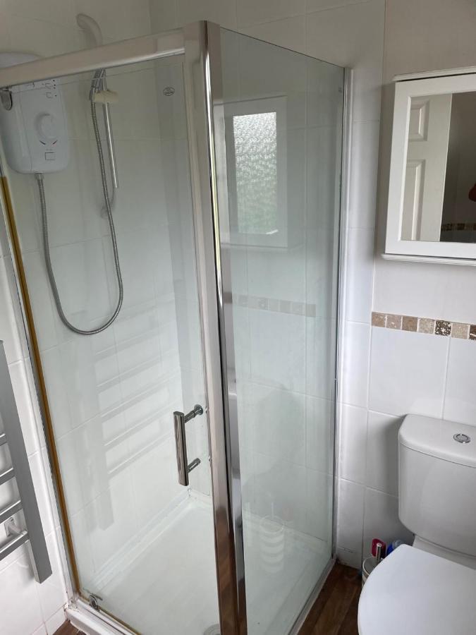 5 Bed House, 32 Tutbury Avenue, Cannon Park, Coventry, Cv4 7Bj Villa Kültér fotó