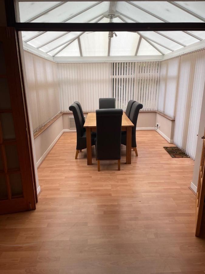 5 Bed House, 32 Tutbury Avenue, Cannon Park, Coventry, Cv4 7Bj Villa Kültér fotó